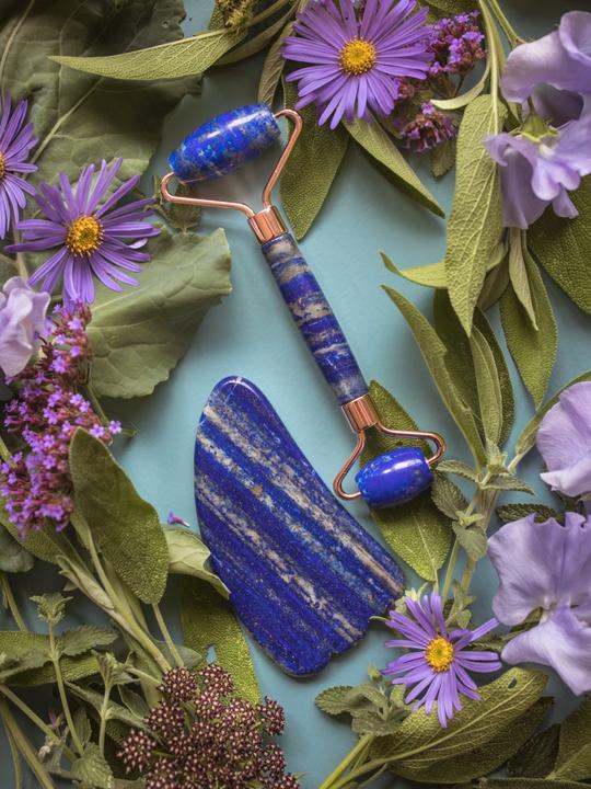 Image du produit YÙ Beauty Lapislazuli Gua Sha Beauty Stone