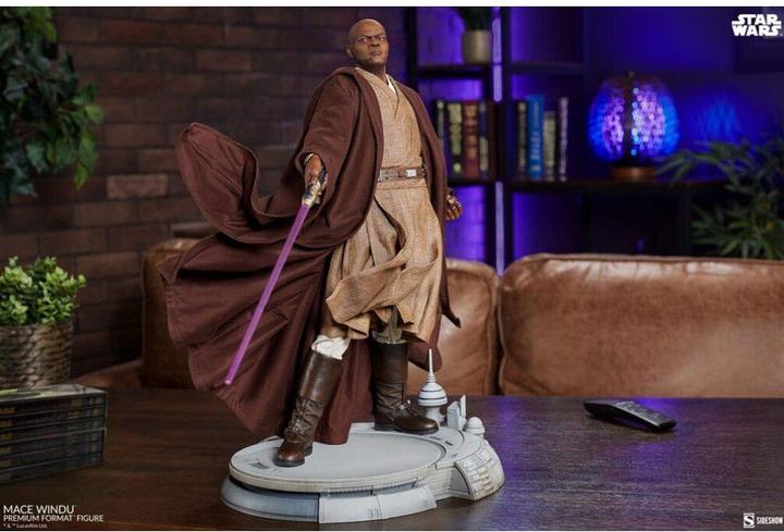 Actual product image Sideshow Star Wars Episode III statuette Premium Format Mace Windu 53 cm