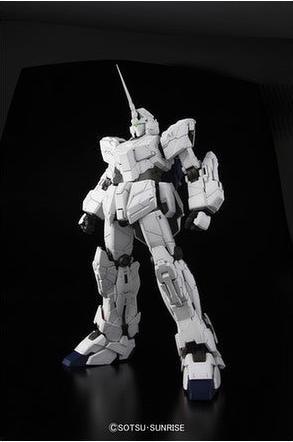Actual product image Bandai Gundam: Perfect Grade - RX-0 Unicorn