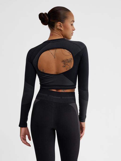 Actual product image hummel hmlUNITY SEAMLESS CROP T-SHIRT L/S (L)