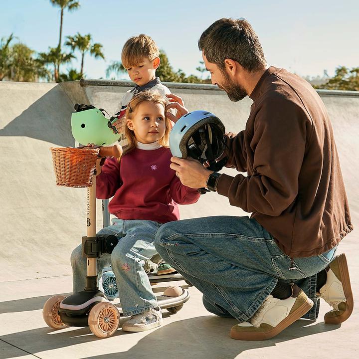 Produktbild KinderKraft Three-wheeled LED scooter blue