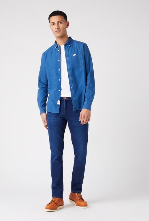 Actual product image Wrangler Larston Medium Stretch (29)