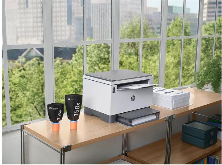 Actual product image HP L2718a