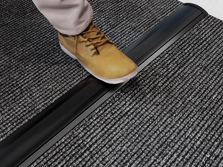 Actual product image Multibrackets Top shelf cable duct 139x1100, aluminium, black (Duct, 110 cm)