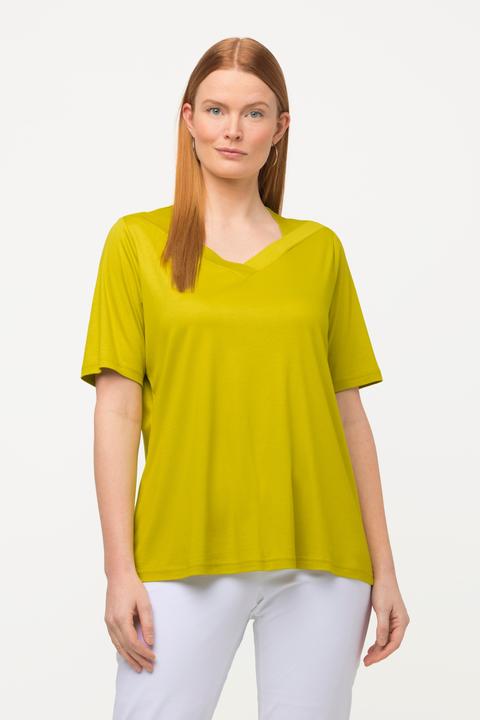 Image du produit Ulla Popken T-shirt avec col en V, manches courtes. Coupe Classic Fit. (46, 48)
