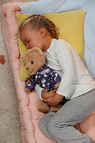 Produktbild Zapf Creation BABY born Teddy mit Schlafanzug leuchtet im Dunkeln (6.80 cm)