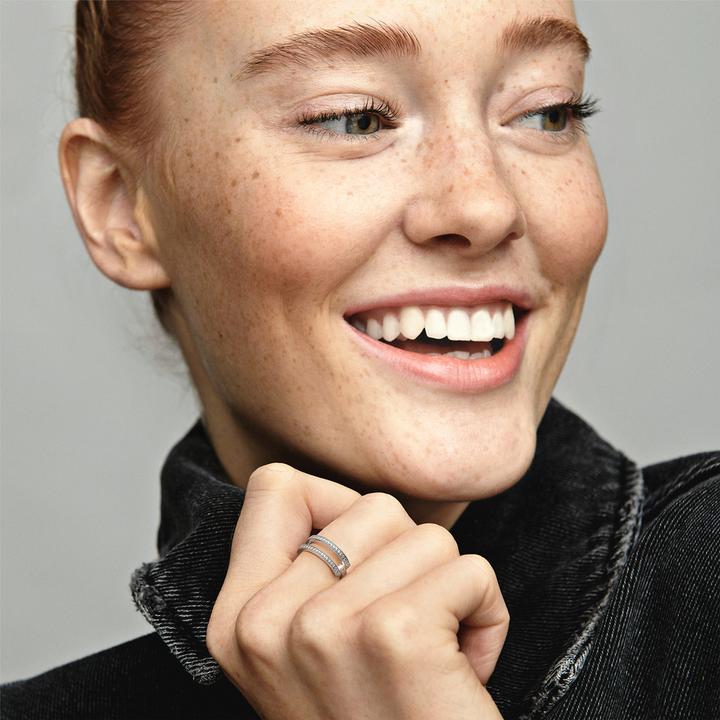 Produktbild Pandora Signature Logo & Pavé Double Band Ring (48)