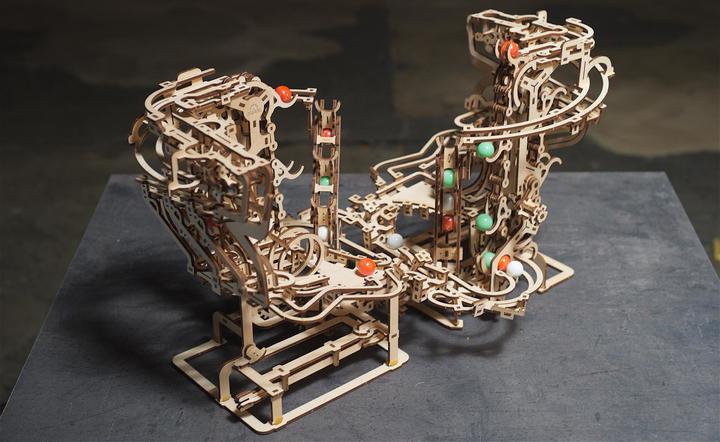 Produktbild Ugears Murmel-Kettenbahn