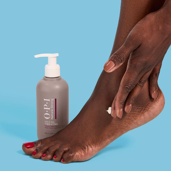 Actual product image OPI Moisture Mission Hand & Foot Cream - 250ml (250 ml)