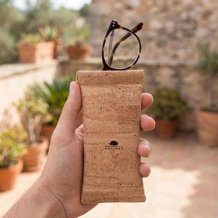 Actual product image Montado Snap" glasses case