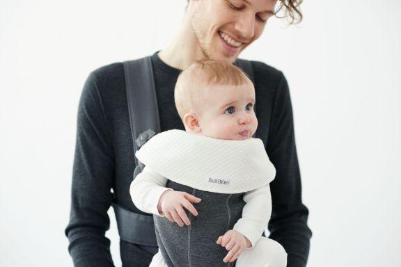 Actual product image BabyBjörn Bib for baby carrier Mini, pack of 2 white