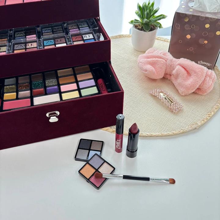 Actual product image Zmile Cosmetics Beauty Case Velvety