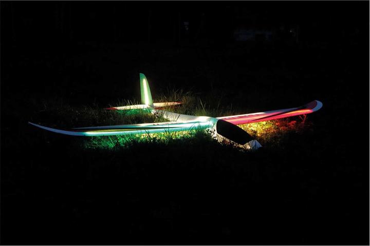 Immagine prodotto Robbe Motorglider ARCUS II Night, 1840 mm con illuminazione, PNP (Aliante a motore)