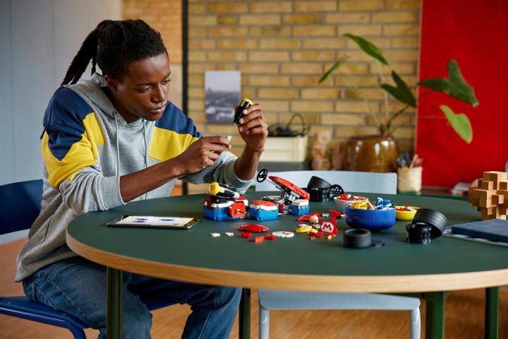 Actual product image LEGO Mario & Standard-Kart (72037, LEGO Super Mario, LEGO Rare Sets)