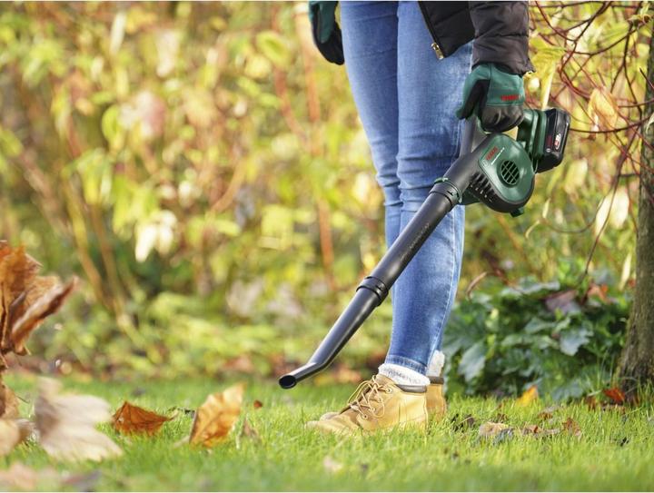 Actual product image Bosch Home & Garden UniversalLeafBlower 18V-130 (Rechargeable battery operated, Leaf blower)