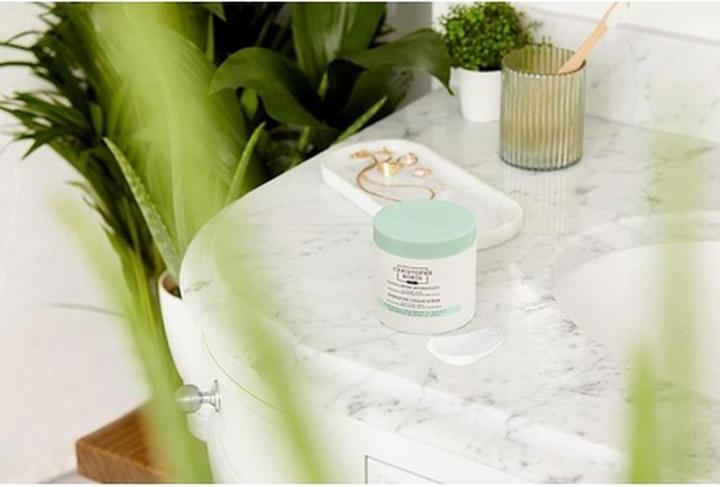 Actual product image Christophe Robin Hydrating Cream Scrub with Aloe Vera (250 ml, Liquid shampoo)