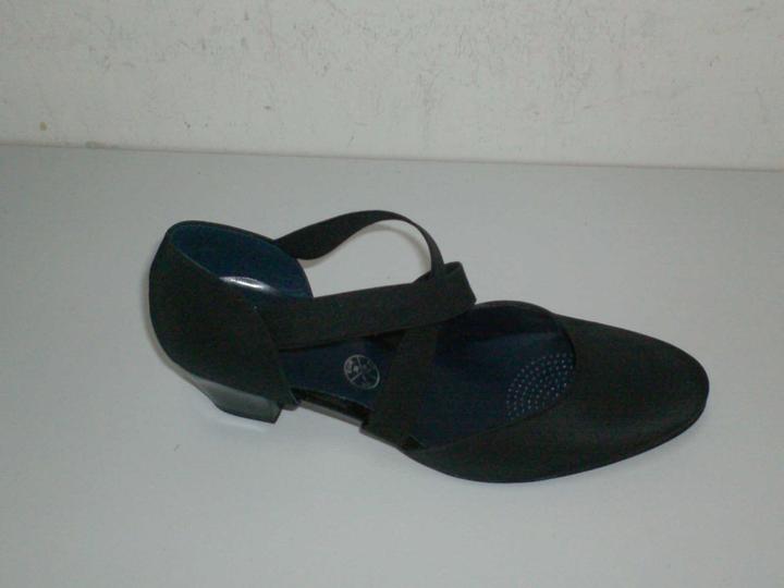 Actual product image Ara Pumps (40)