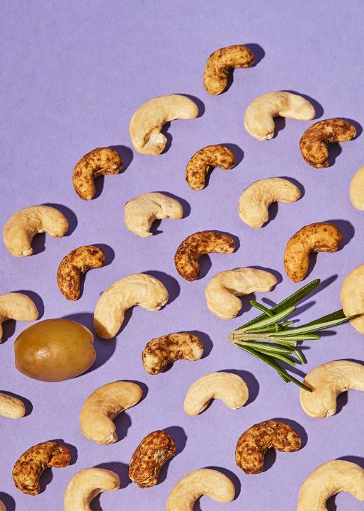 Immagine prodotto KoRo Anacardi biologici con olive e rosmarino (500 g)