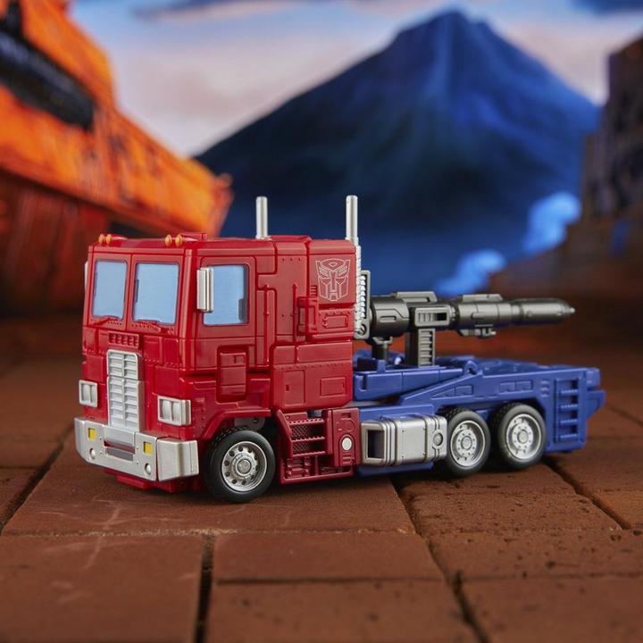 Produktbild Hasbro The Transformers: The Movie Generations Studio Series Commander Class Actionfigur Optimus Prime 18 c
