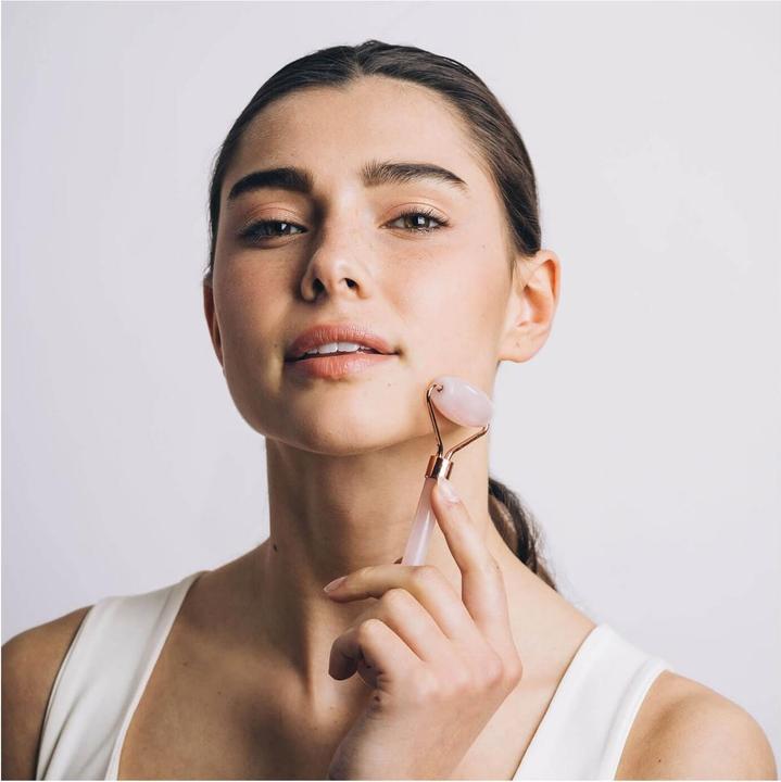 Actual product image Zoë Ayla Luxurious Rose Quartz Noiseless Facial Roller