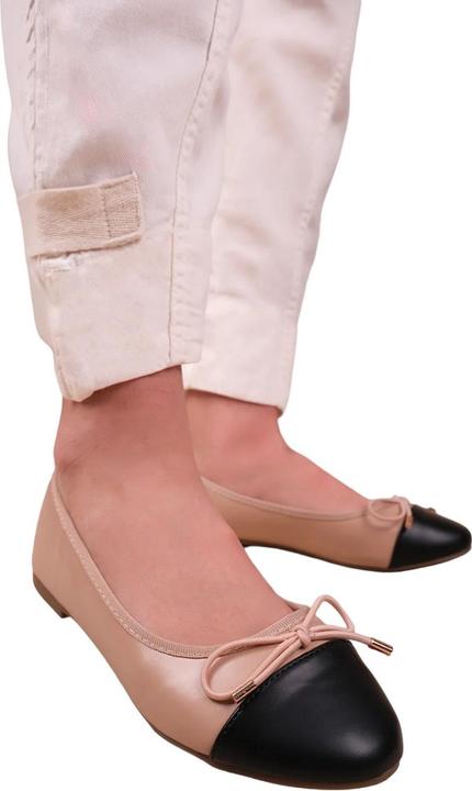 Actual product image Where's That From Womens/Ladies Janice Bow Extra Wide Ballerina Flats (36)