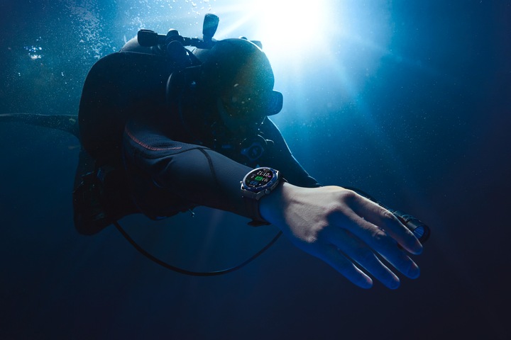 Actual product image Huawei Watch Ultimate Voyage Blue (48.50 mm, WLAN only)