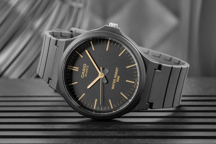 Produktbild Casio MW-240-1E2VDF Herrenuhr + BOX