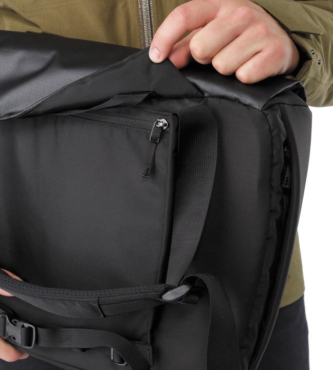Actual product image Arc'teryx FYX 13 Messenger Bag