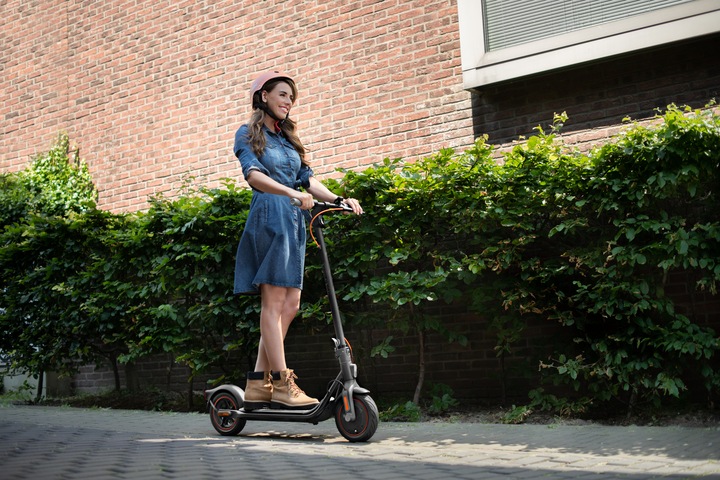 Image du produit Segway-Ninebot F40E (25 km/h, 40 km, 350 W)