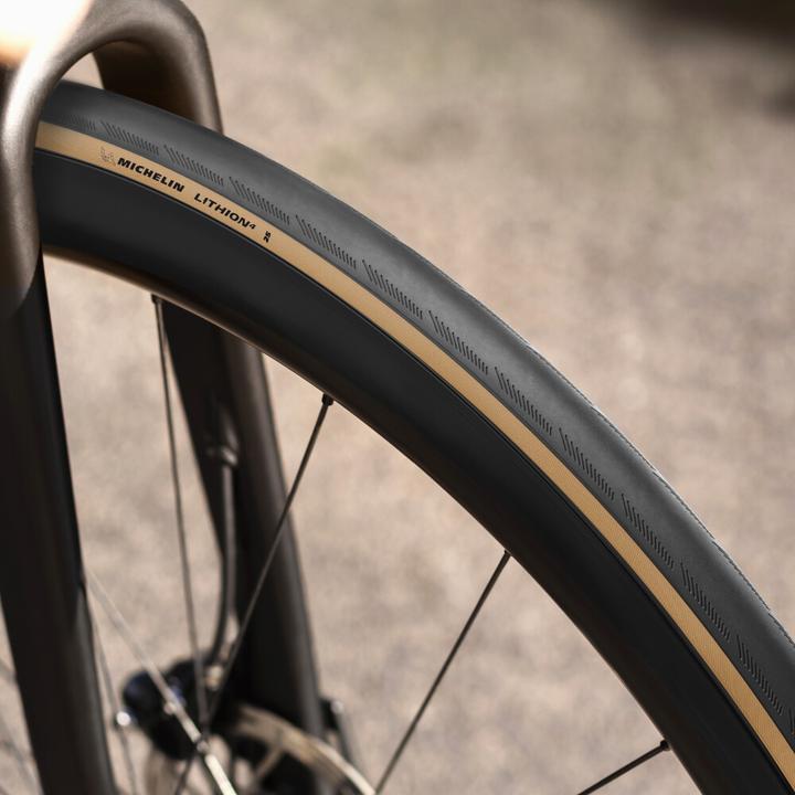 Actual product image Michelin Lithion 4 foldable (28-622)