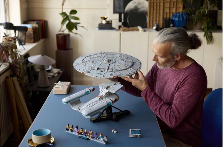 Productafbeelding LEGO Star Trek U.S.S. Enterprise NCC-1701-D (10356, LEGO Icons)