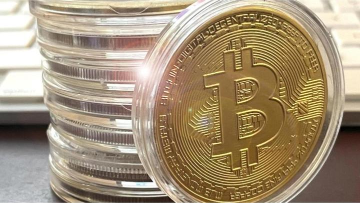 Immagine prodotto Crypto Novelty Moneta di criptovaluta Bitcoin, souvenir e articolo di moda