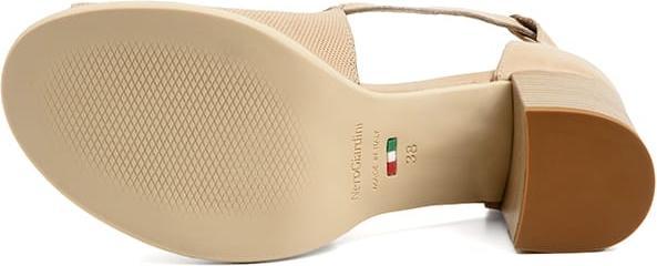 Actual product image Nero Giardini Lucky (40)