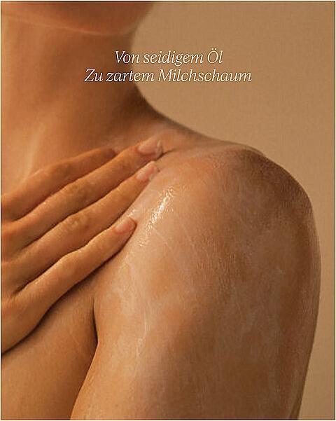 Actual product image L'Occitane Almond Shower Oil 500 Ml (500 ml)