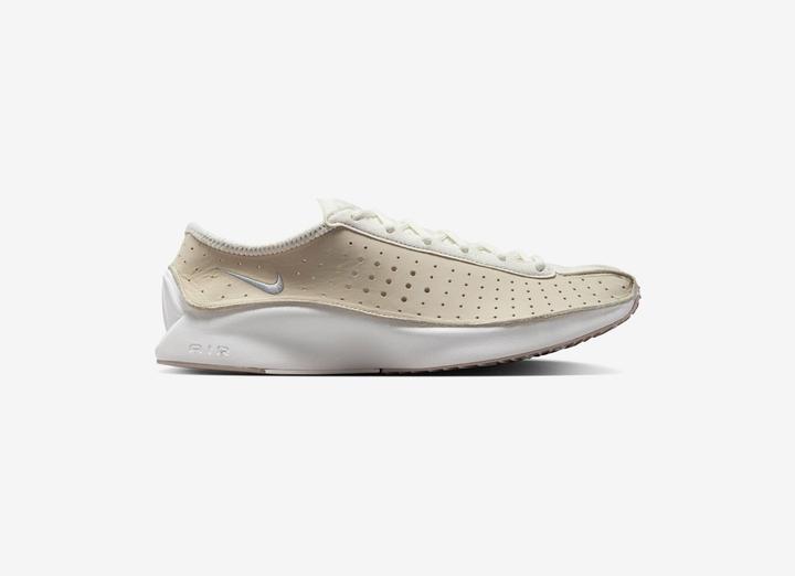 Immagine prodotto Nike WMNS Air Superfly - Coconut Milk / Metallic Silver (41)