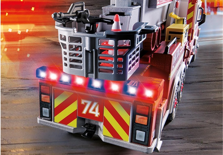 Actual product image Playmobil Fire truck: US Tower Ladder (70935, Playmobil City Action)