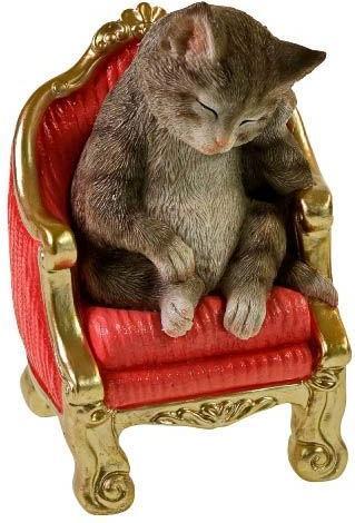 Werner Voss Katze auf Sessel