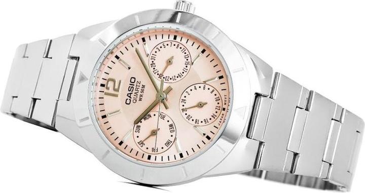 Actual product image Casio LTP-2069D-4AVEG (Analogue wristwatch, 31 mm)