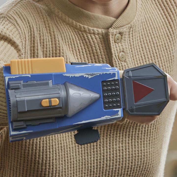 Produktbild Hasbro Star Wars Nightfall Gauntlet Effekt Blaster