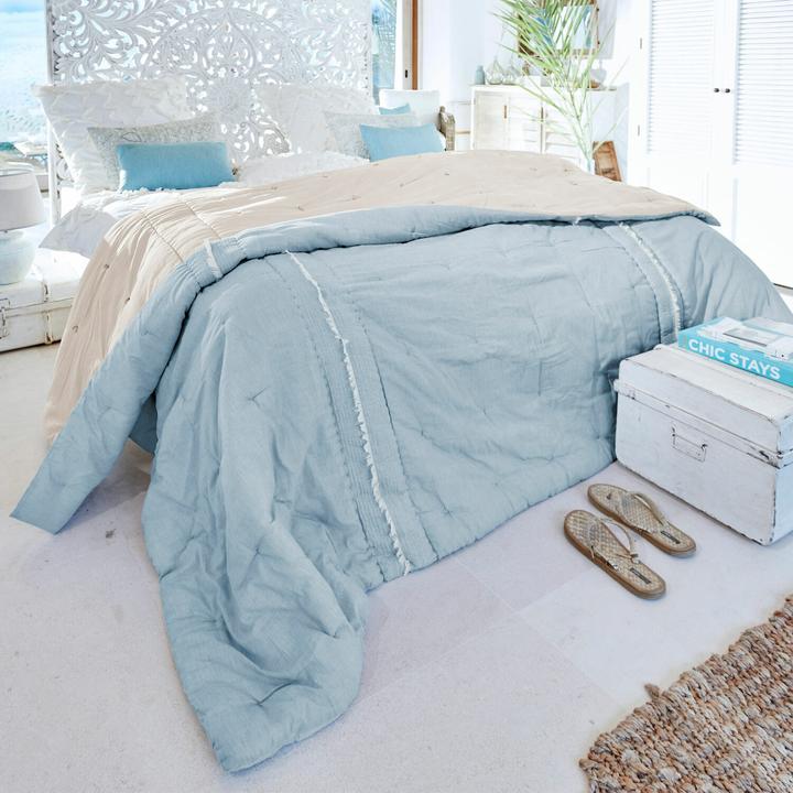 Actual product image Loberon Quilt Agnes blue (H, 240 cm)