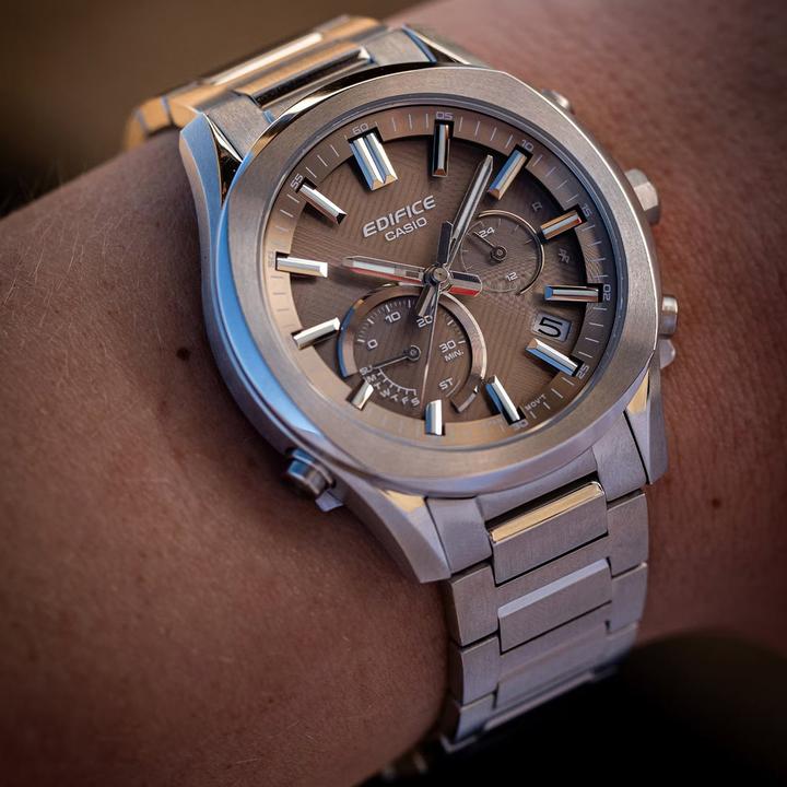 Produktbild Casio EQB-1300D-5AEF (Analoguhr, Chronograph, 40 mm)