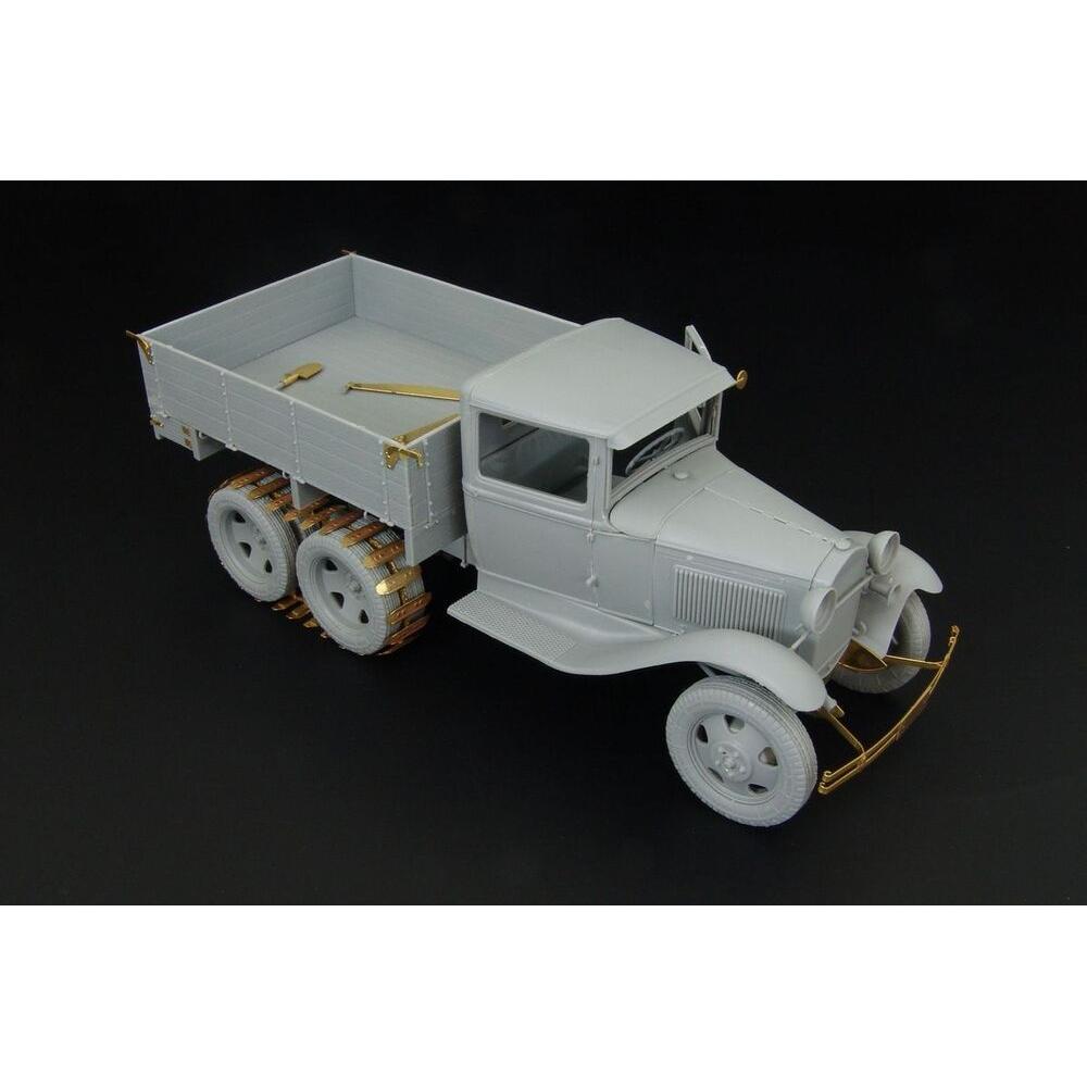 Hauler GAZ-AAA ( Miniart )