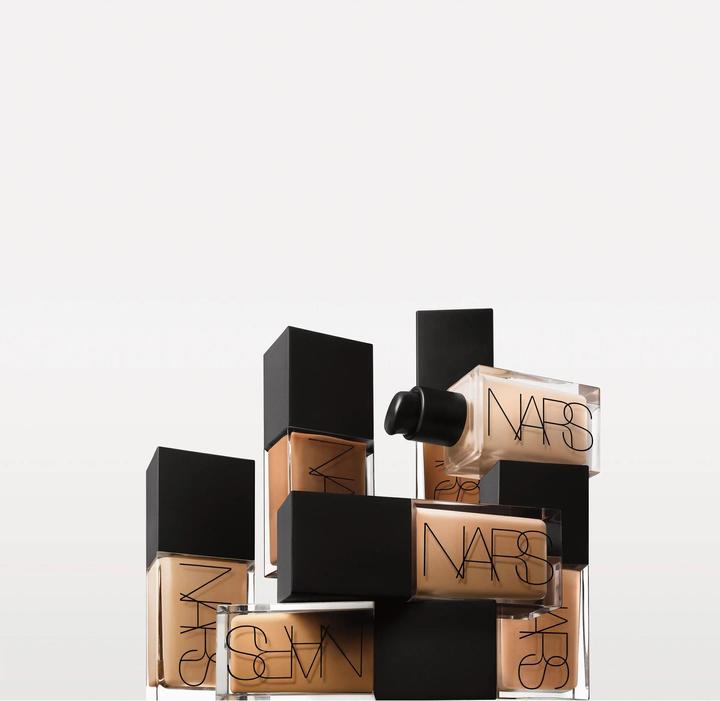 Immagine prodotto NARS Cosmetics Fondazione che riflette la luce (Monte Bianco)