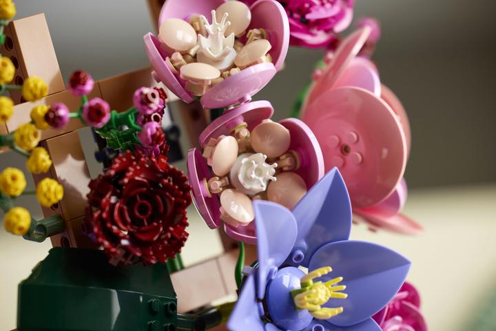 Actual product image LEGO Blumen an der Wand (LEGO Botanicals)