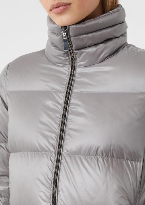 Actual product image Comma Outdoor-Jacke Schimmernde Daunenjacke mit Stehkragen (36)