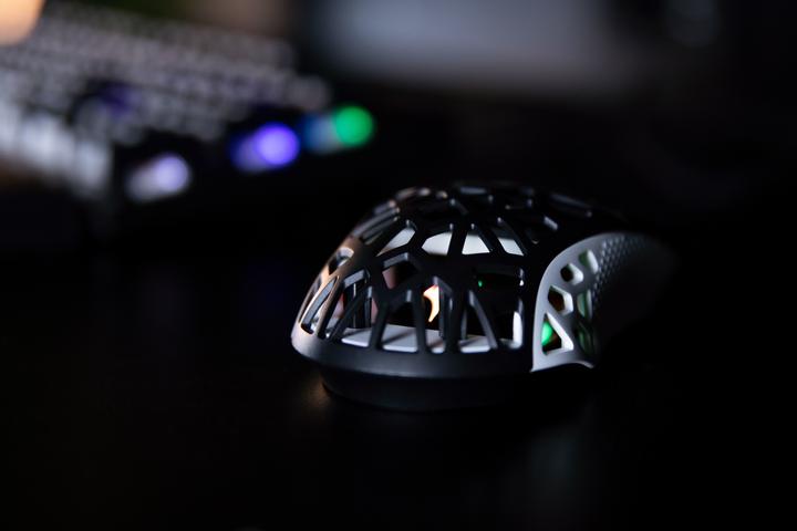 Actual product image Konix Souris Ultra Light - Magic The Gathering (Cable)