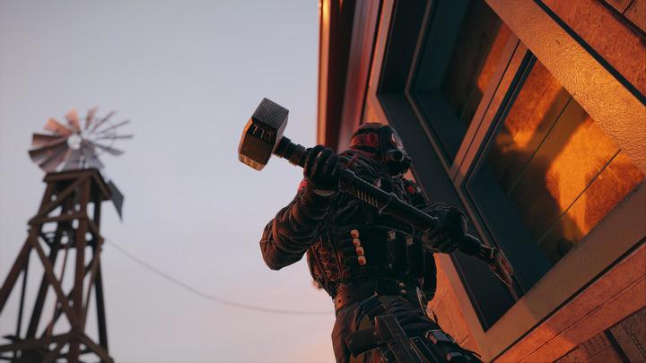 Actual product image Ubisoft Tom Clancy's Rainbow Six Siege PS4 (PS4, EN)
