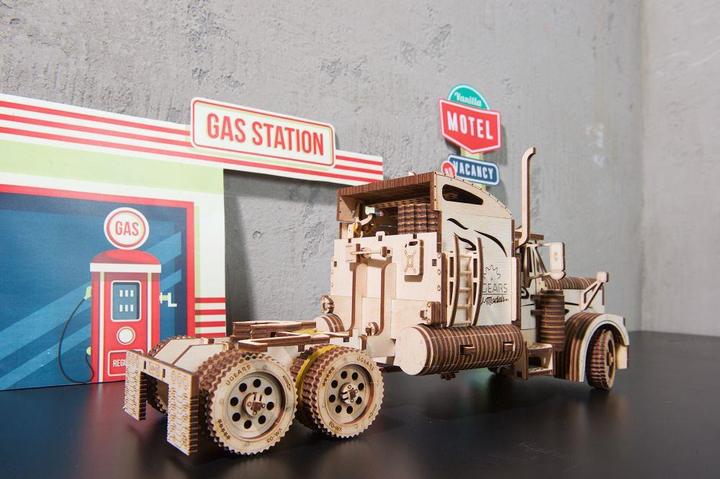 Actual product image Ugears Semitrailer truck