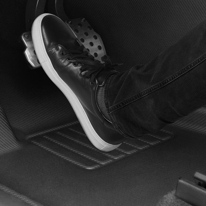 Image du produit Spigen Tesla Model Y - WeatherBloc Floor Mat