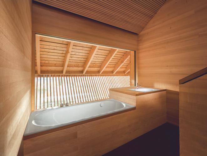 Actual product image Bette Comodo bathtub, 190 x 90 cm, 1622-, lateral overflow in front (228 l, 190 cm, 90 cm)